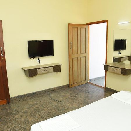 Thiruchendur Stayz Vairavel Residency Tiruchchendūr Esterno foto