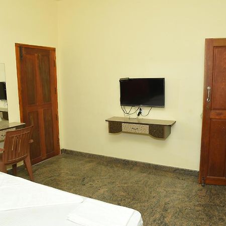 Thiruchendur Stayz Vairavel Residency Tiruchchendūr Esterno foto